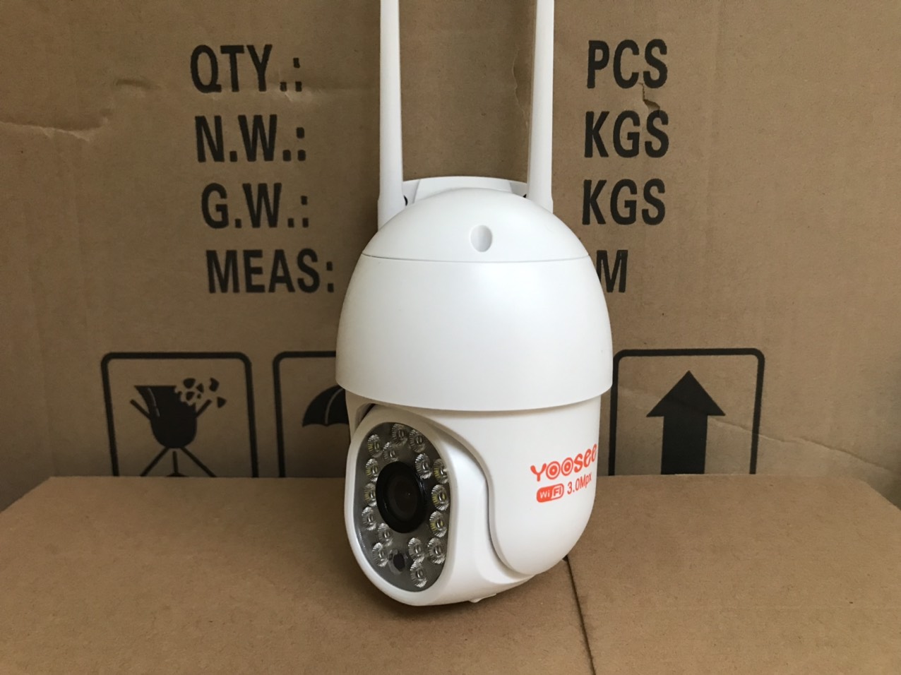 CAMERA WIFI YOOSEE D16A 16 LED MÁI VÒM PTZ MINI CHỐNG NƯỚC NGOÀI TRỜI - HÀNG NHẬP KHẨU