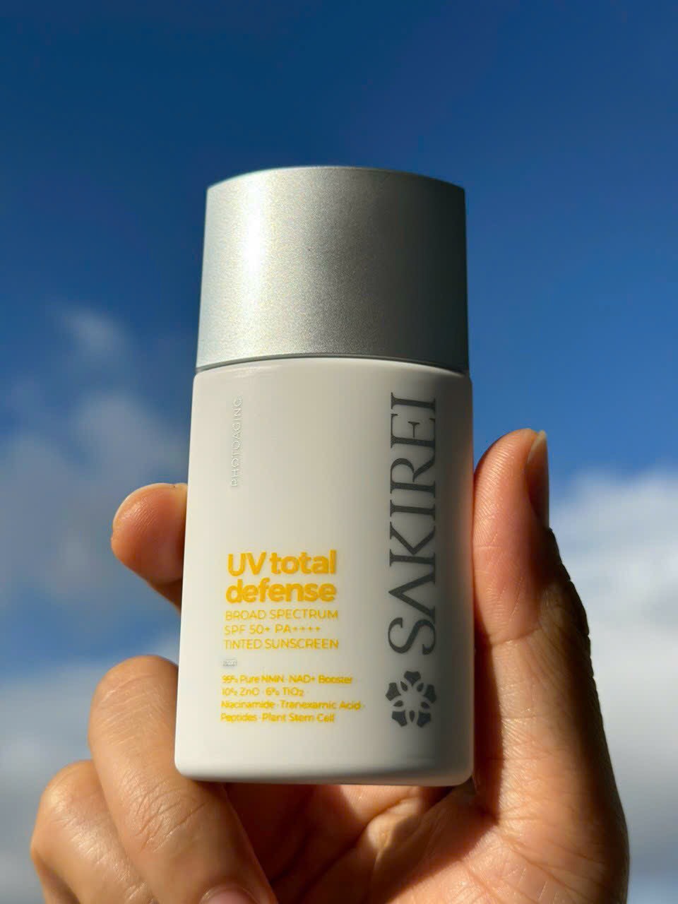 Chống nắng vật lý làm sáng mịn da Sakirei UV Total Defense Broad Spectrum SPF 50+ PA++++ Tinted Sunscreen