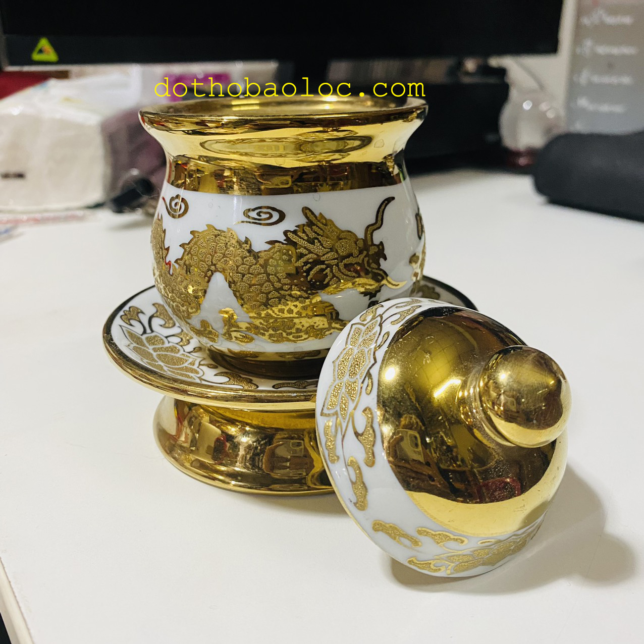 Chung sứ có nắp hình rồng 3D màu vàng 2 cỡ cao: 11cm và 13cm