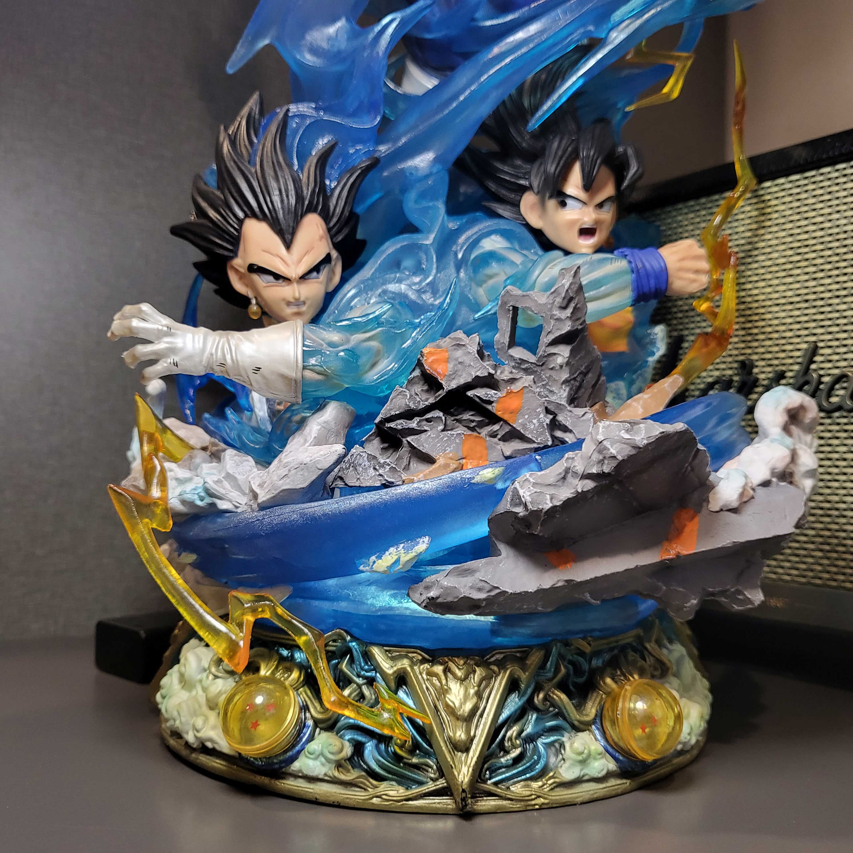 Mô hình Vegito Super Saiyan 3 đầu có LED 45 cm - Dragon Ball