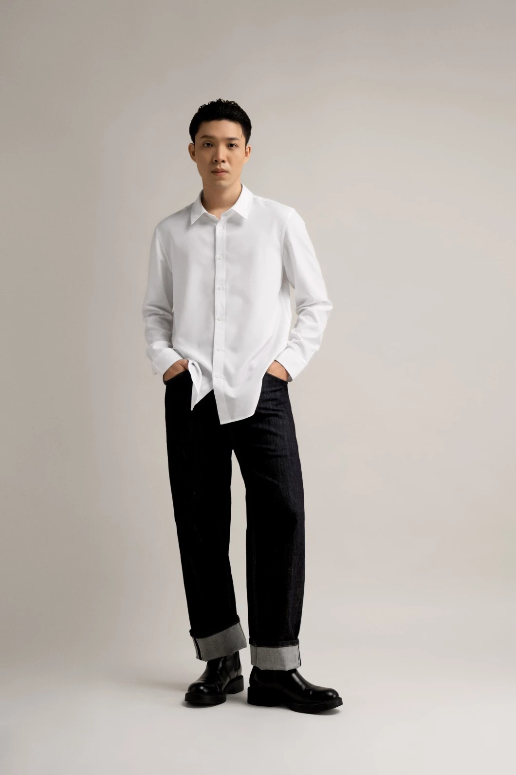 Hình ảnh Áo Sơ Mi ROUTINE Tay Dài Sợi Coffee Cổ Gài Nút Trơn Form Fitted (3 màu) - 10F23SHL090 | LASTORE MENSWEAR