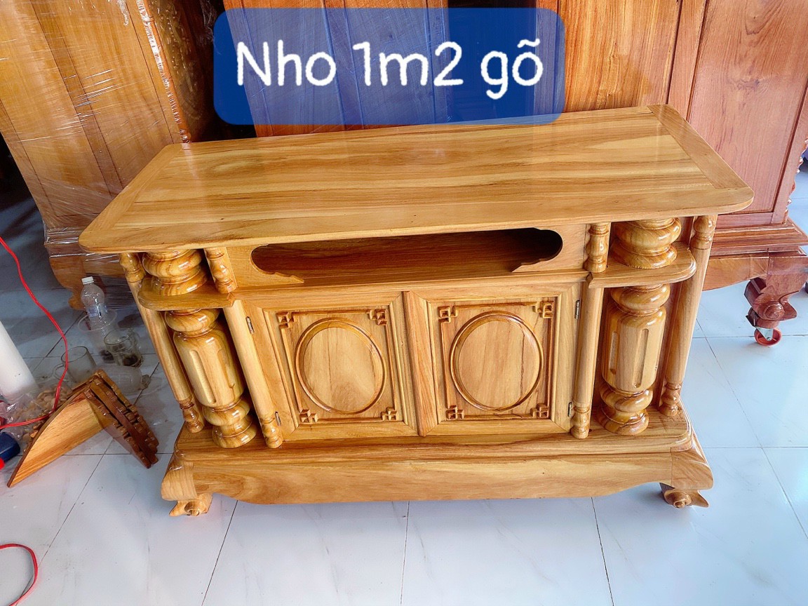 KỆ TIVI CỘT NHO GỖ GÕ NGANG 1M2