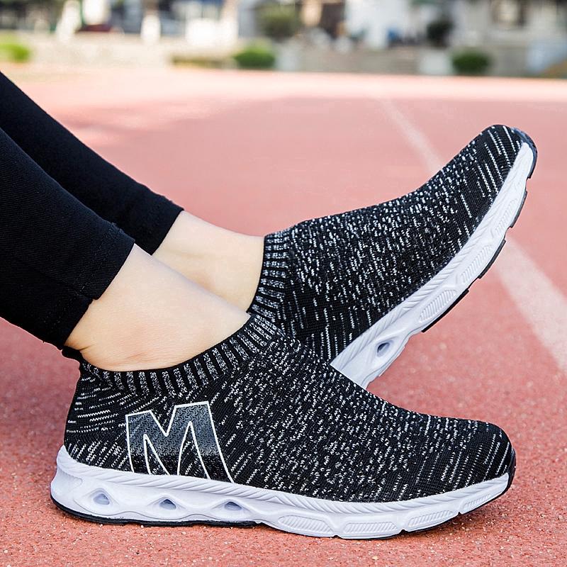 Giày Thể Thao Nữ Màu Đen