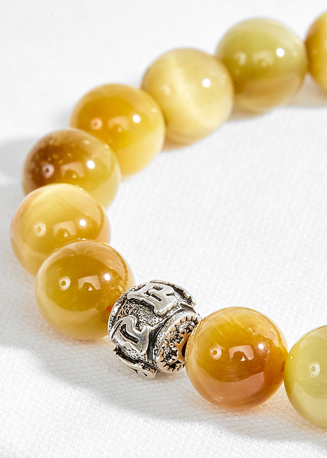 Vòng tay thạch anh mắt hổ vàng tâm phối charm lục tự Ngọc Quý Gemstone