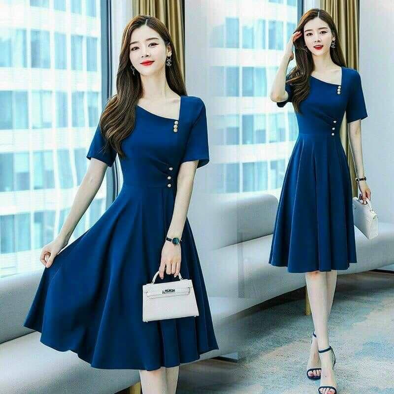 ĐẦM XOÈ XANH ĐÍNH NÚT CỔ CÁCH ĐIỆU