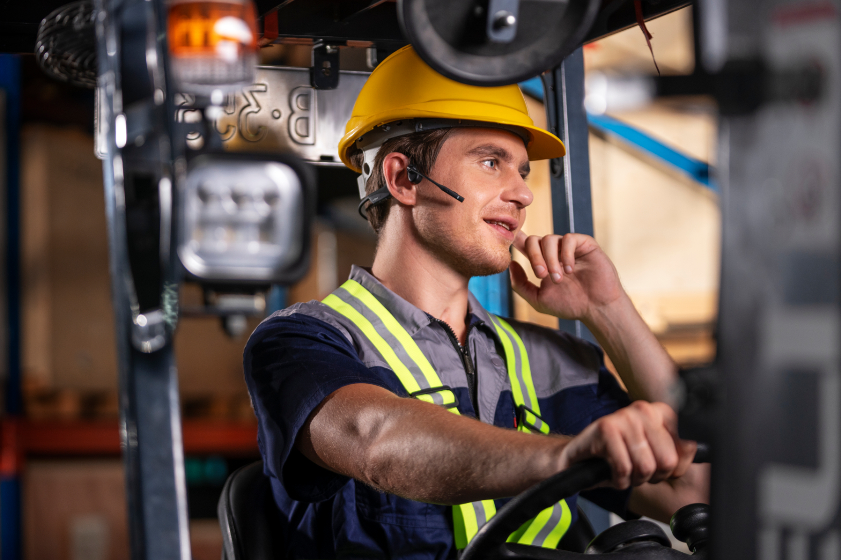 Tai nghe Bluetooth truyền âm thanh qua xương Shokz OPENCOMM2/OPENCOMM2 UC - Hàng Chính Hãng