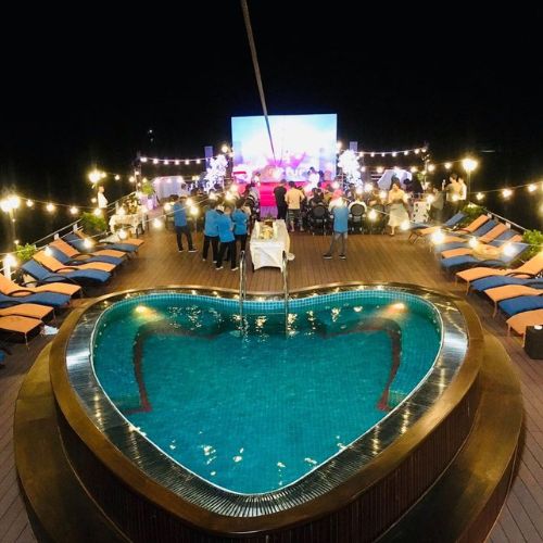 Gói 2N1Đ Du Thuyền 5 Sao Aspira Cruises Đẳng Cấp Tại Hạ Long, Gồm 4 Bữa Ăn + Chèo Thuyền Kayak Khám Phá Vịnh Hạ Long - Vịnh Lan Hạ, Câu Mực Đêm