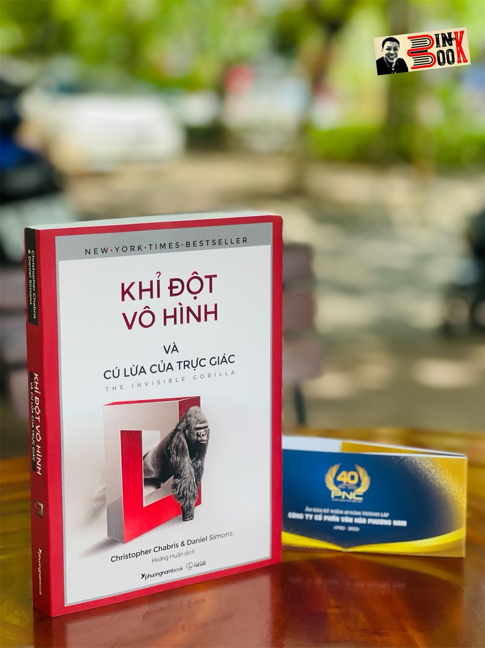 KHỈ ĐỘT VÔ HÌNH và CÚ LỪA CỦA TRỰC GIÁC – New York Bestseller – Phuongnambook