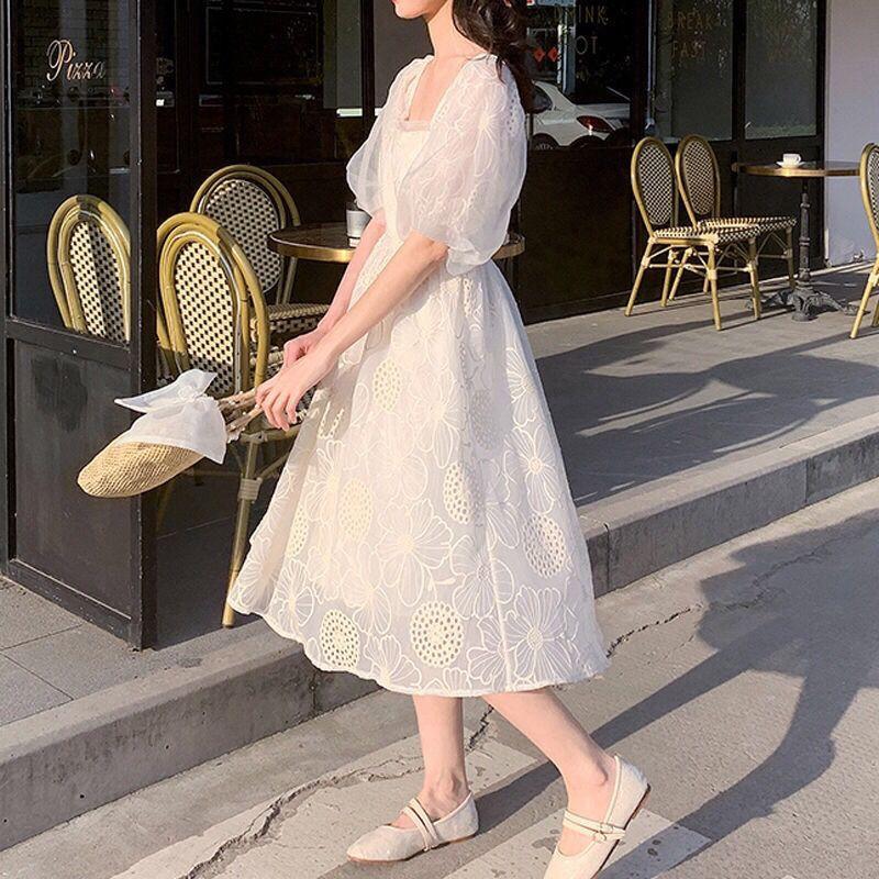 Váy in hoa nổi tay phồng ngọt ngào