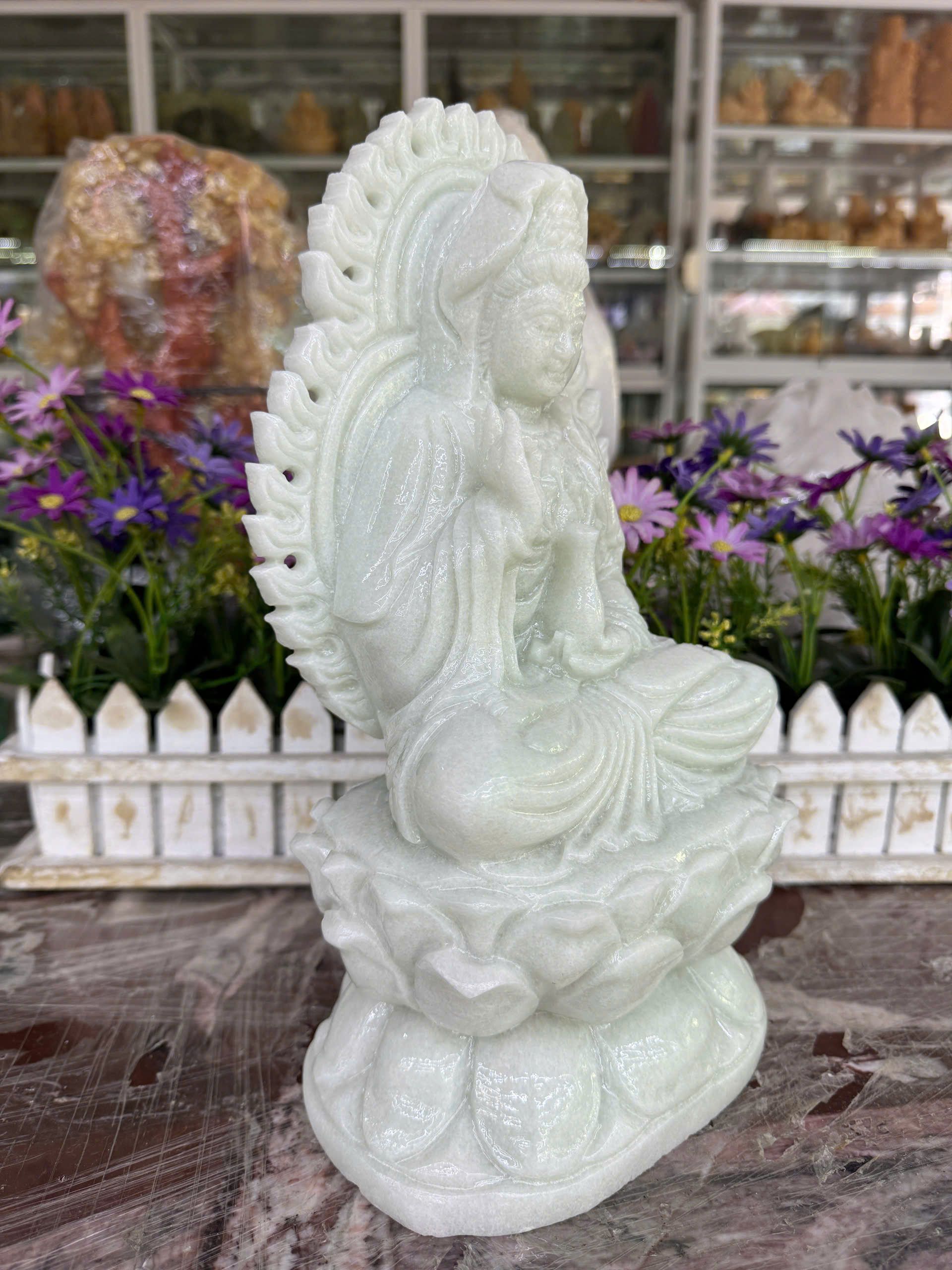 Tượng Phật Bà Quan Âm hào quang ngồi đài sen đá trắng xanh - Cao 30 cm