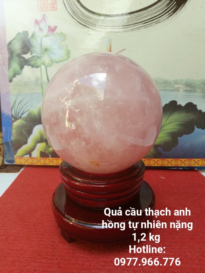 Quả Cầu Đá Thach Anh Hồng Phong Thủy Có Tặng Kèm Đế Gỗ Xoay (1,9 kg)