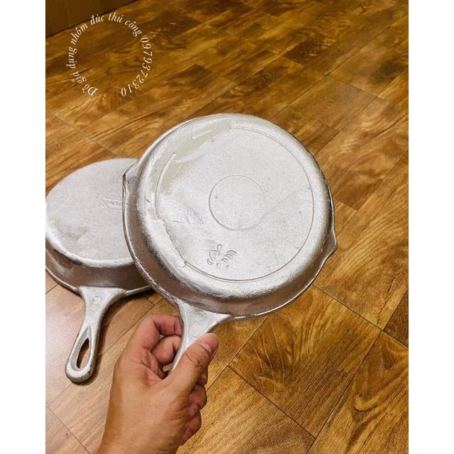 Chảo gang có tay cầm đúc thủ công kiểu Nhật size 19.5cm và 25cm- chiên, rán, đổ bánh xèo …