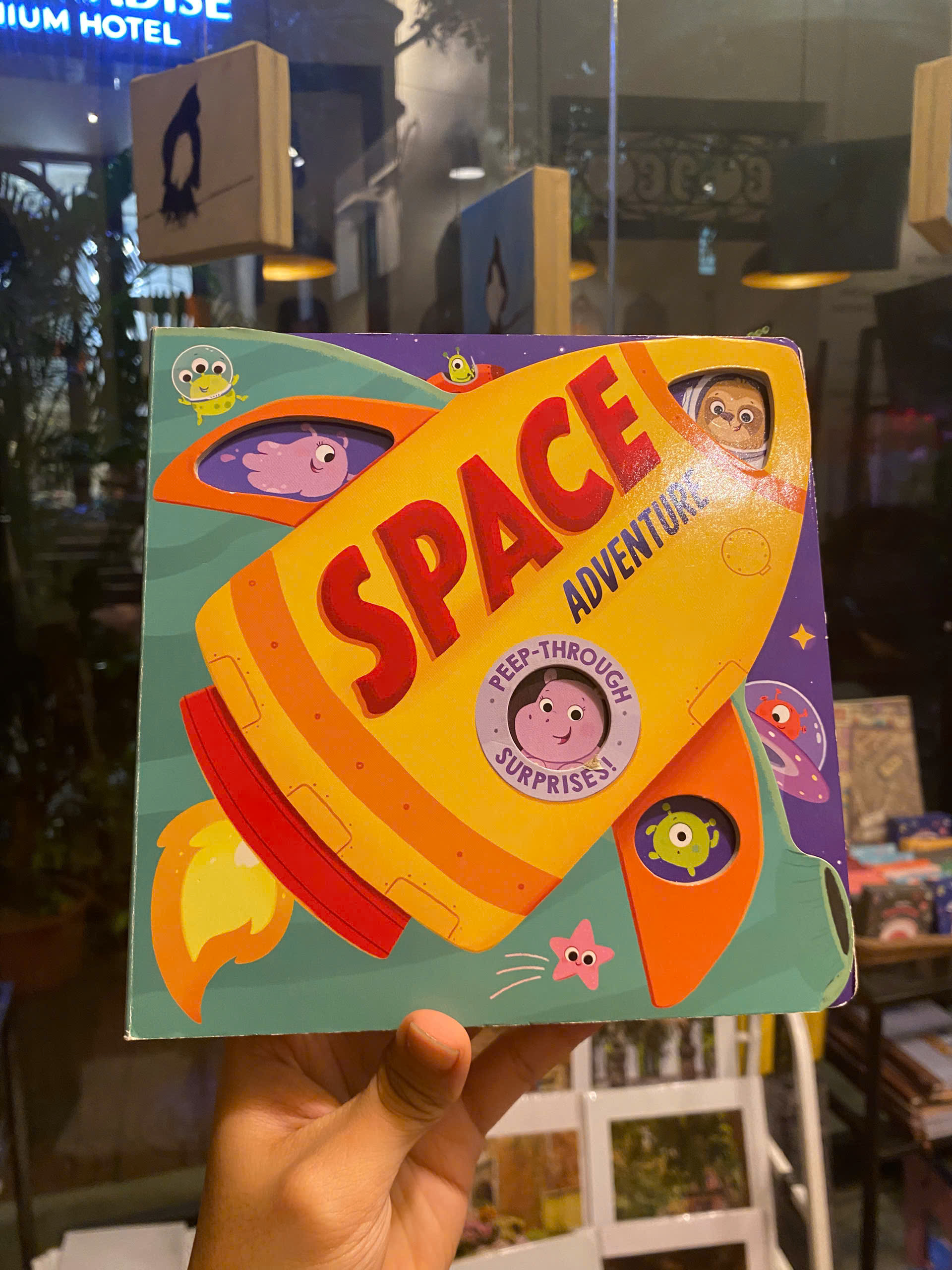 Sách - Space Adventure: Peep-through Surprise by Igloo Books | Children's Picture Activity Book
