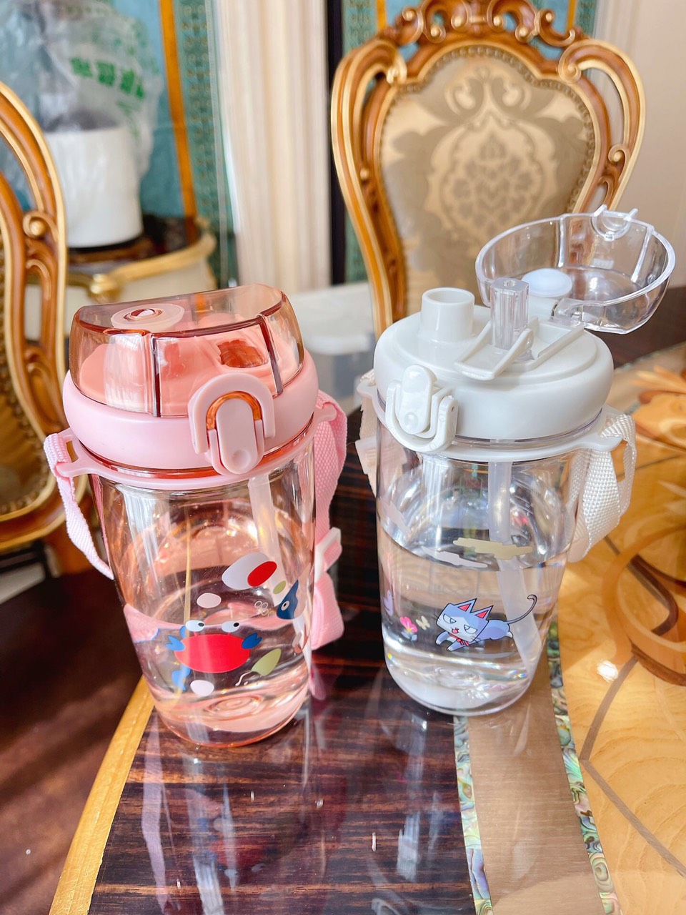 Bình Nhựa 550ml Hình Dễ Thương Có Dây Đeo 7305-Giao Hàng Ngẫu Nhiên