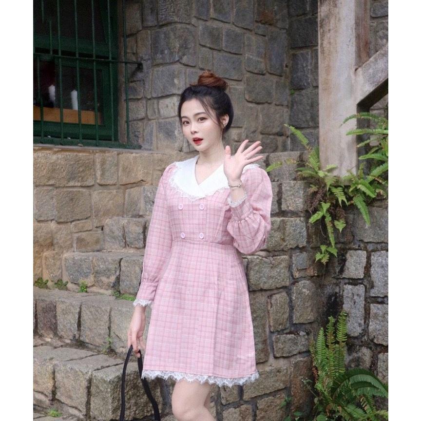 Đầm Caro Thiết Kế Cổ Sen Phối Ren Trẻ Trung