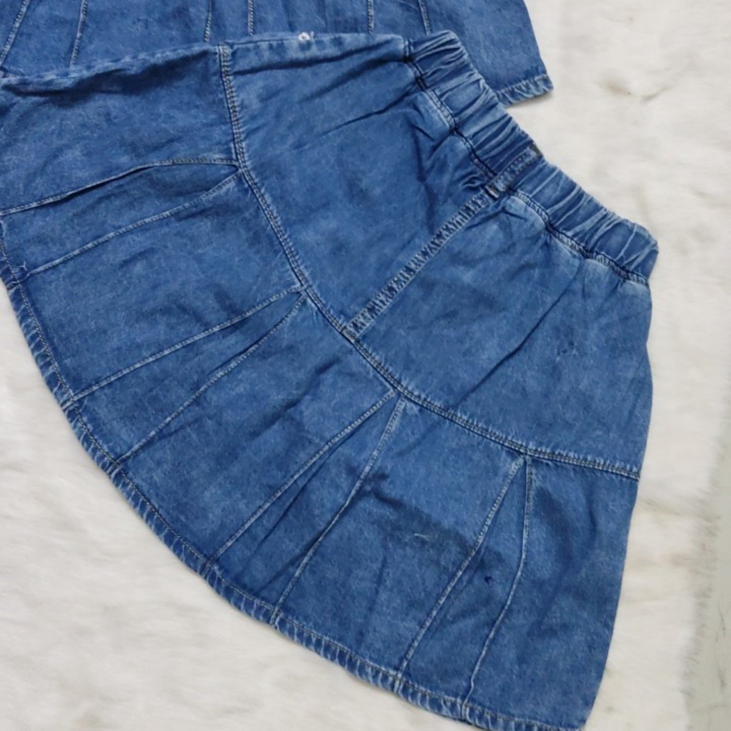 Q00000223 Váy jean xanh cao cấp, dáng xoè, xếp ly, có chíp rất xinh cho bé gái từ 7 tuổi