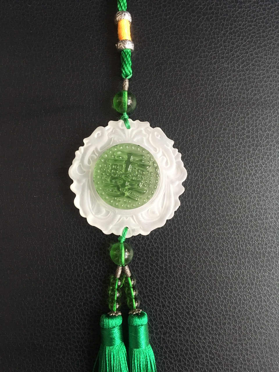 Bùa bình an - ngọc bội treo xe hơi - xanh lá