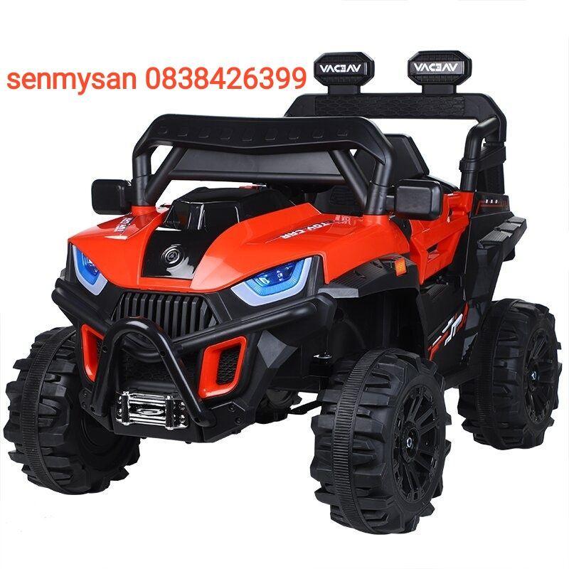 Siêu phẩm xe oto địa hình gầm cao 2 động cơ 4 bánh chống sóc ghế ngồi rộng bình acquy to khỏe cho bé