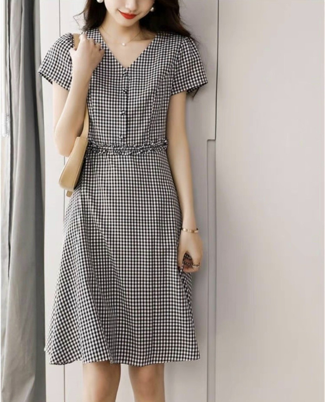 ĐẦM XÒE CARO NHÚN EO NÚT BỌC DỄ THƯƠNG