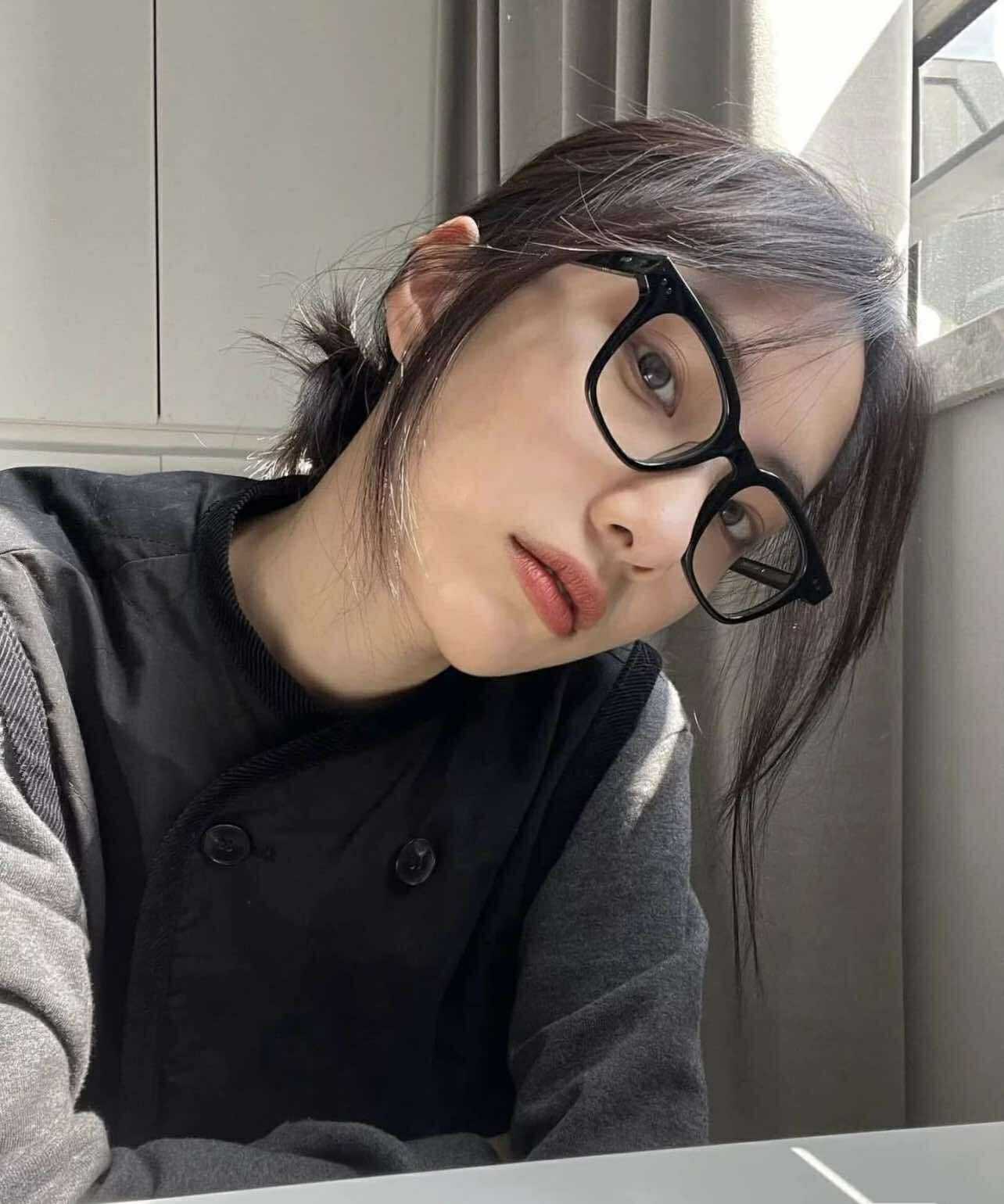 Kính Mắt chống ánh sáng xanh Mắt vuông basic gọng nhựa