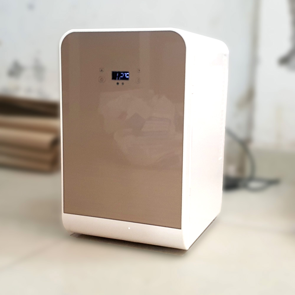 Tủ lạnh mini kèm hâm nóng 22 lít SAST ST-22L hiển thị nhiệt độ bảo quản thức ăn đựng mỹ phẩm