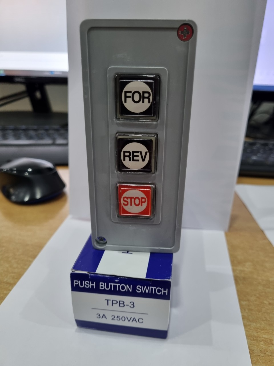 Hộp Nút Nhấn TPB-3 250VAC-3A