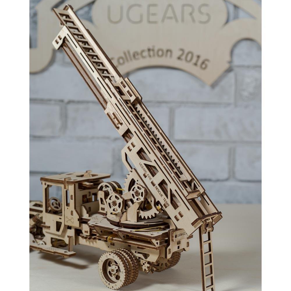 Mô Hình Gỗ Cơ Khí - UGEARS Fire Truck - Xe thang cứu hỏa, mô hình lắp ráp 3D, Chính Hãng Ugears, nhập khẩu nguyên bộ EU, Đồ chơi trí tuệ