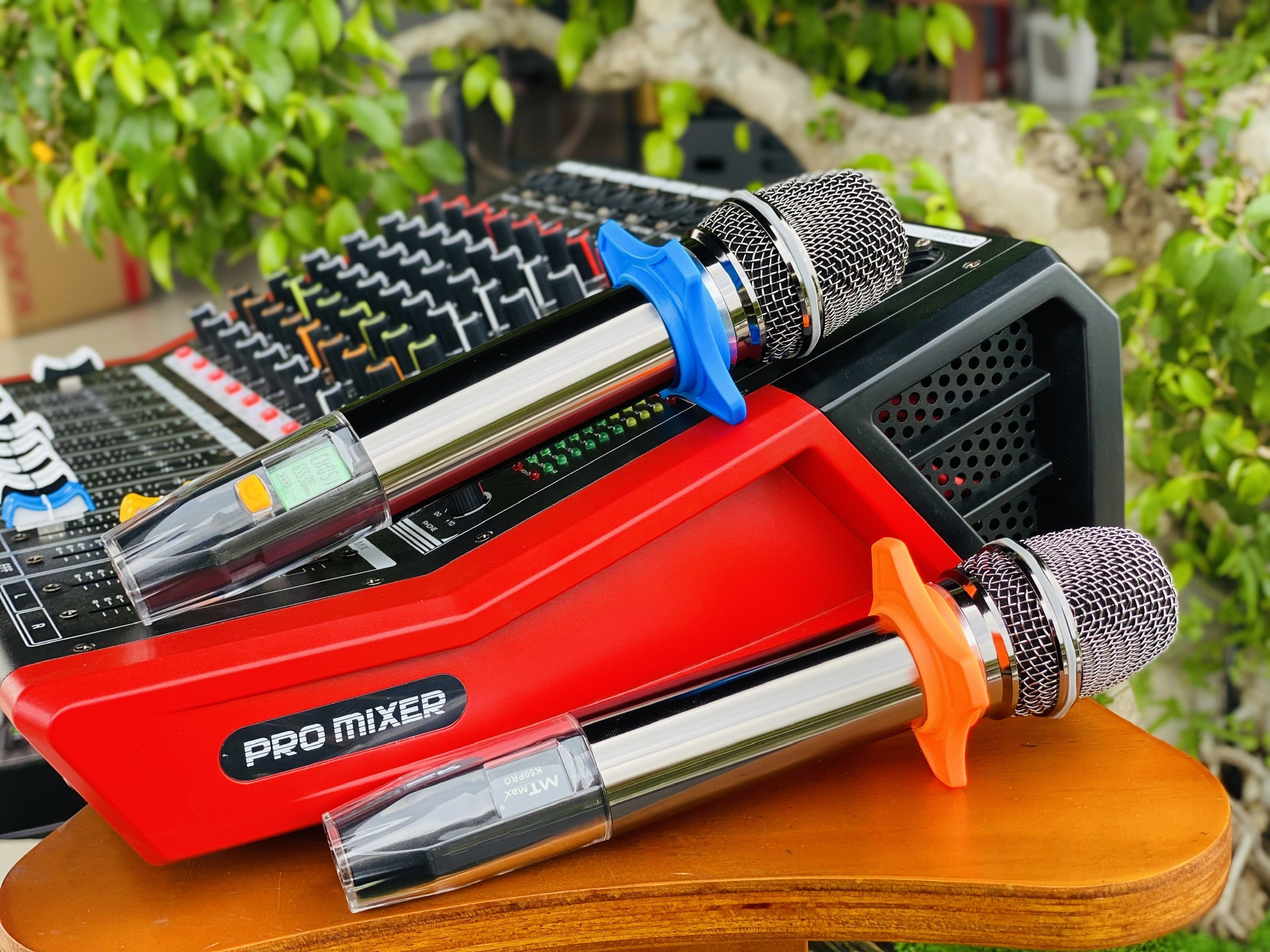 Micro Cao Cấp MTMAX K50PRO - Micro Karaoke Không Dây Đa Năng Sử Dụng Cho Tất Loại Loa Kéo, Vang, Amply Thiết Kế Mới Lạ Siêu Đẹp Bắt Sóng Xa Đến 100M . HÀNG CHÍNH HÃNG