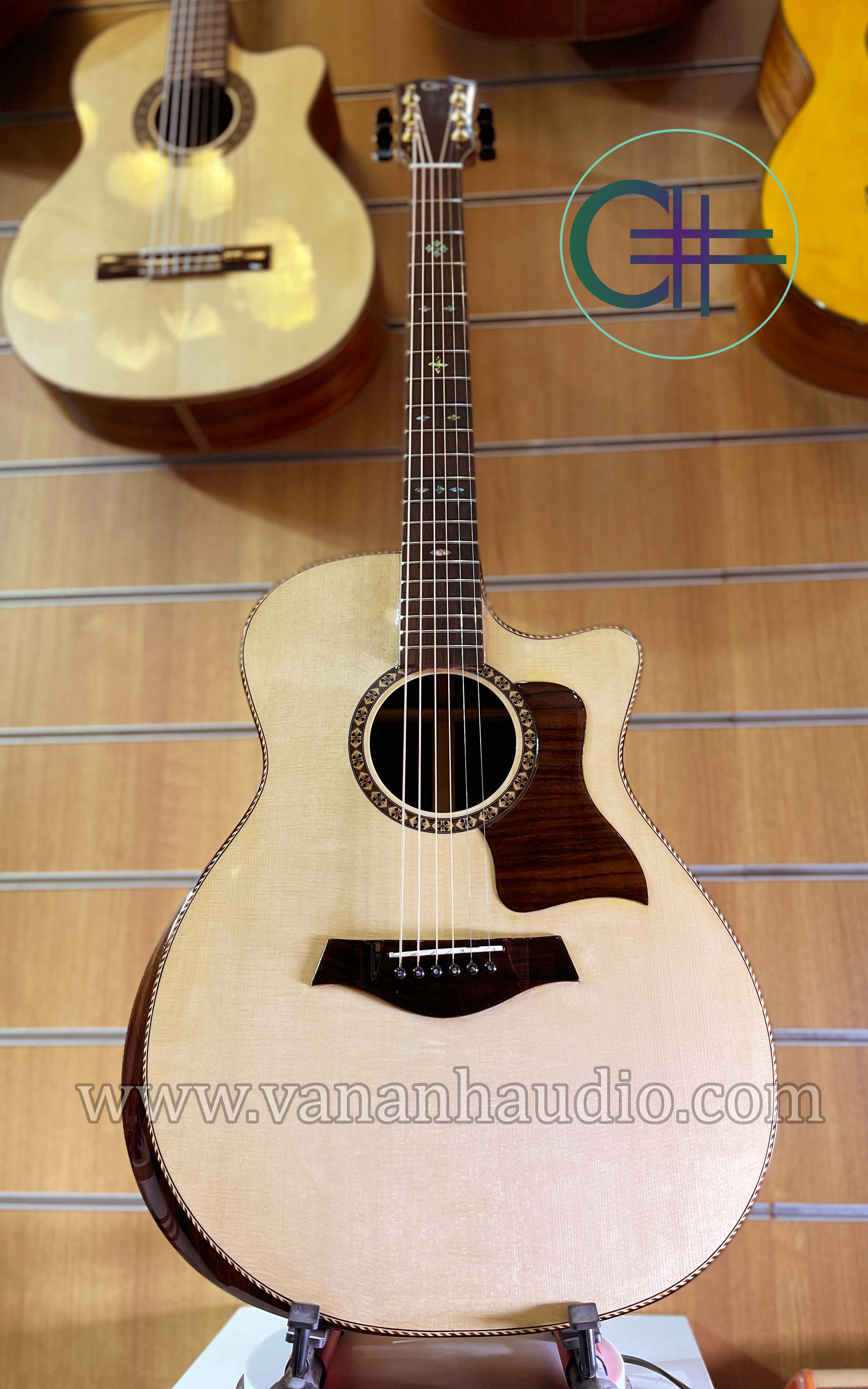 Đàn Guitar C# Acoustic Handmade  Custom CL2022 Khảm Trai