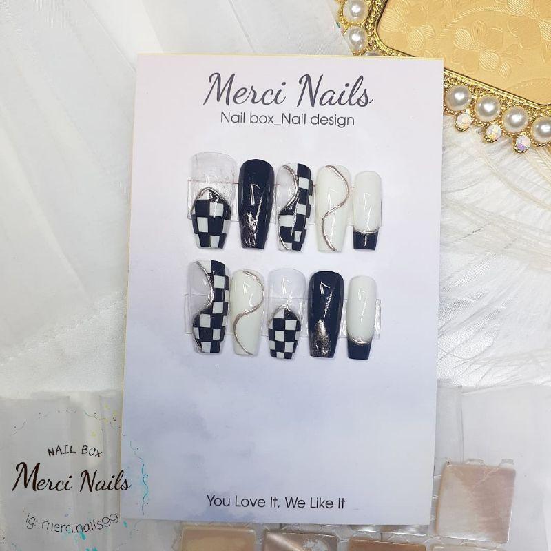 Nailbox thiết kế black&amp;white