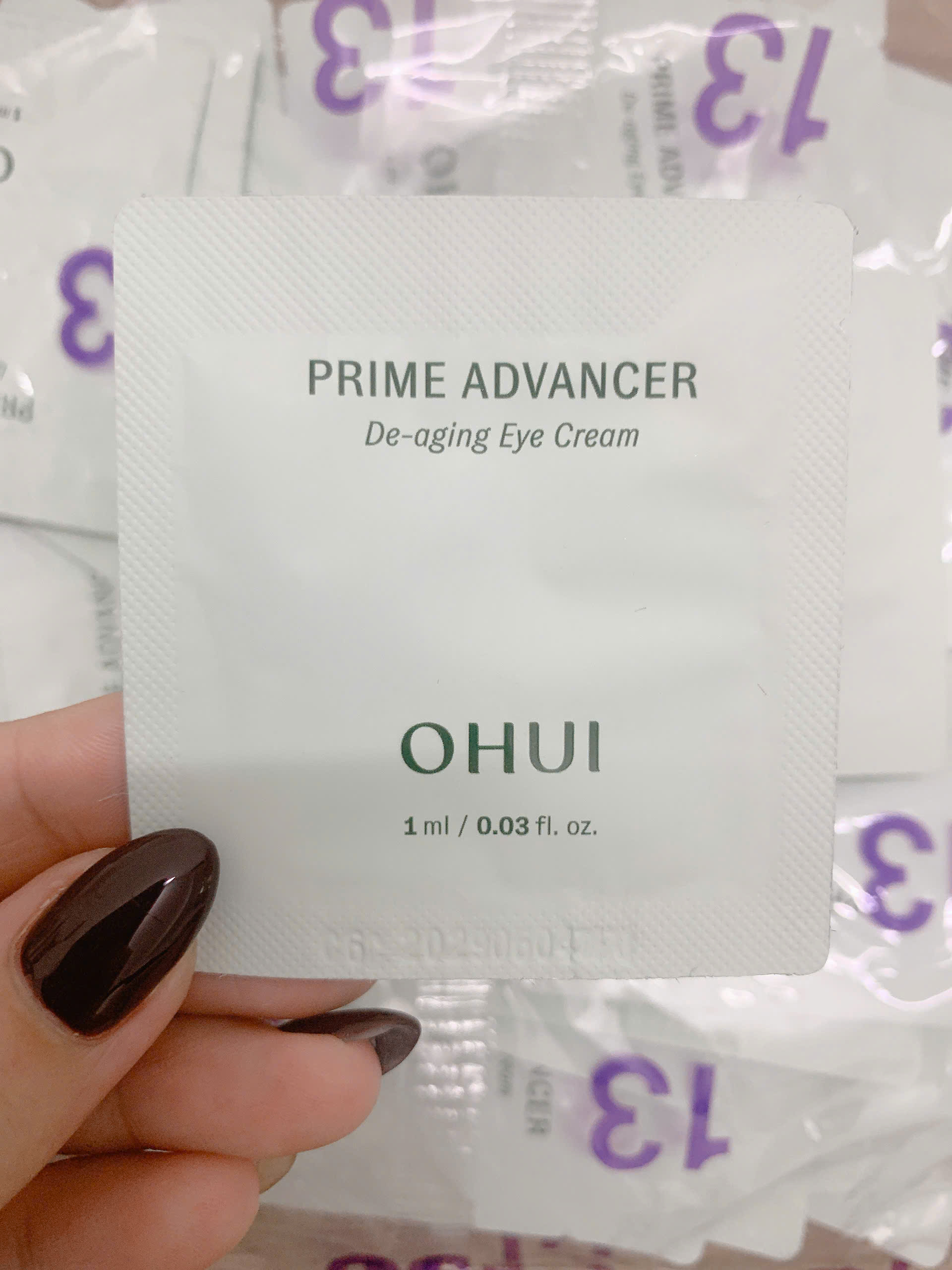 Combo 30 gói Kem dưỡng ngừa nếp nhăn vùng mắt OHUI Prime Advancer Eye Cream 1ml
