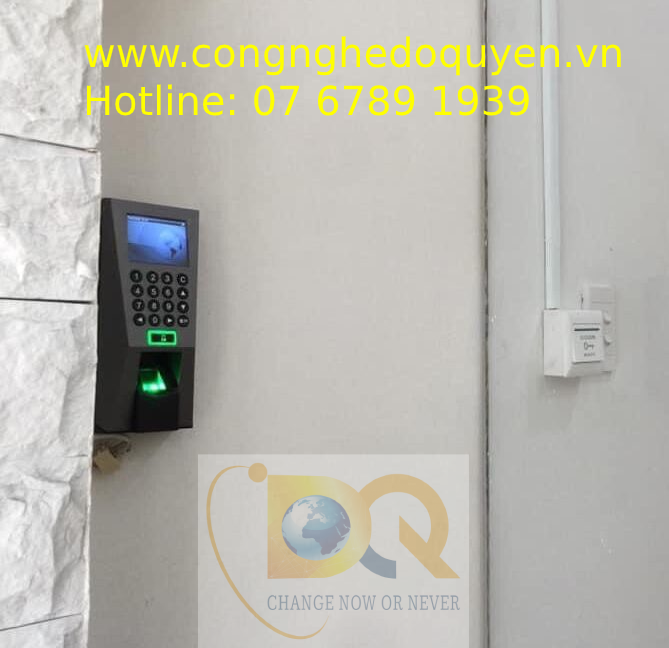 Máy chấm công F18 Tiếng Việt 