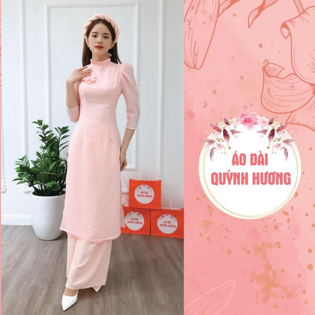 Áo dài voan đũi cách tân cổ xếp đính hoa màu hồng