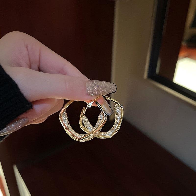 Bông tai khuyên tai nữ vòng méo dự tiệc Ring House