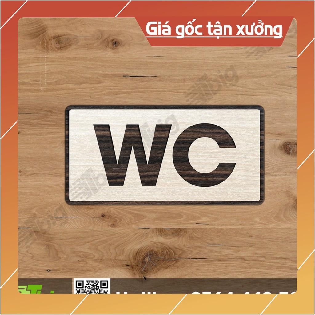Bảng chỉ hướng WC bằng gỗ