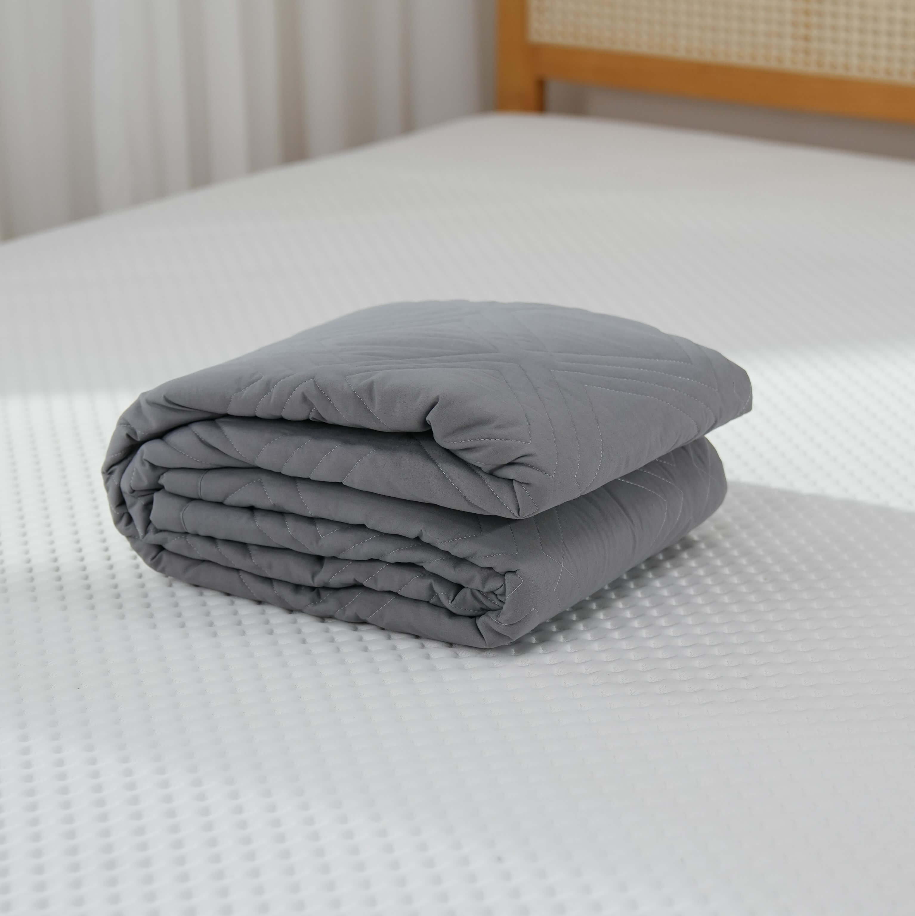 Chăn chần Amando Cozy Microfiber mềm mại, độ bền cao, kháng ẩm tốt