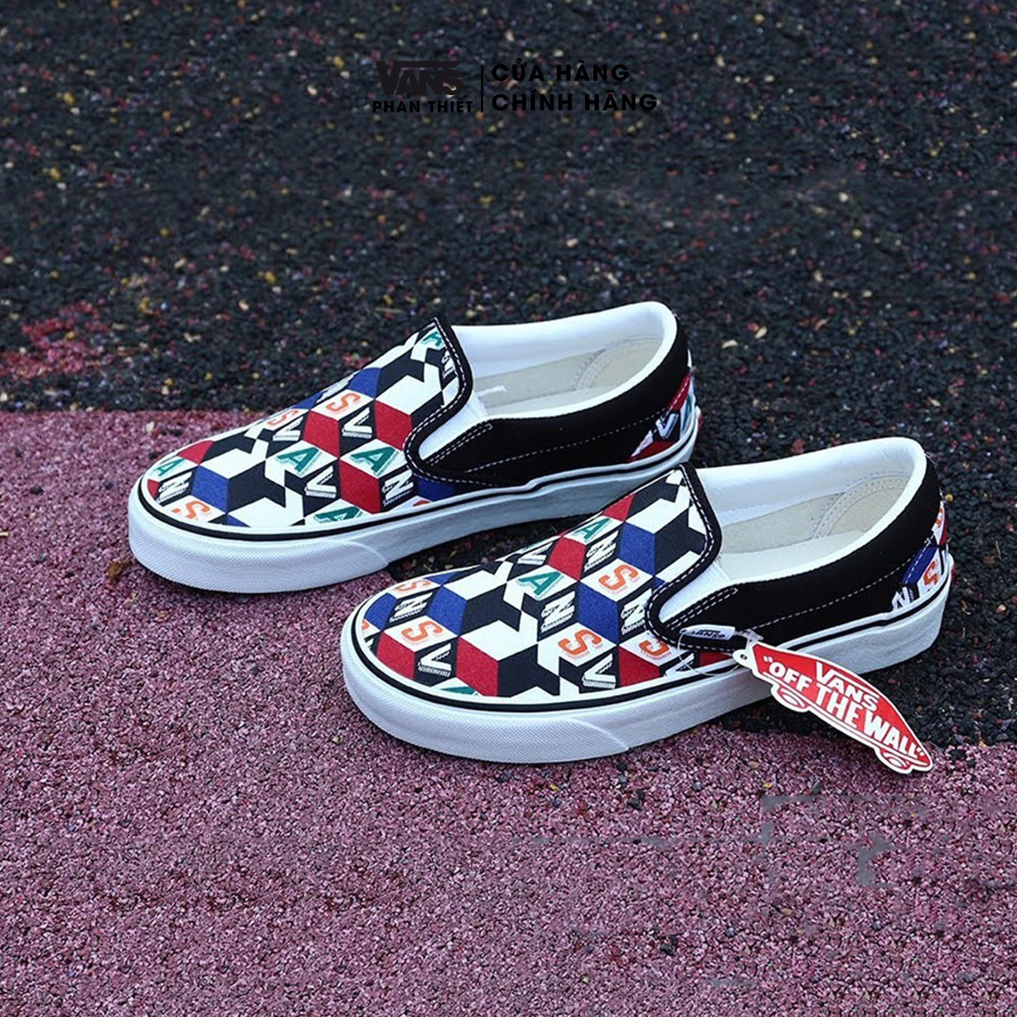 Giày Sneaker Unisex phối họa tiết độc đáo Vans UA Classic Slip-On Checker Cube  - VN0A33TB42X