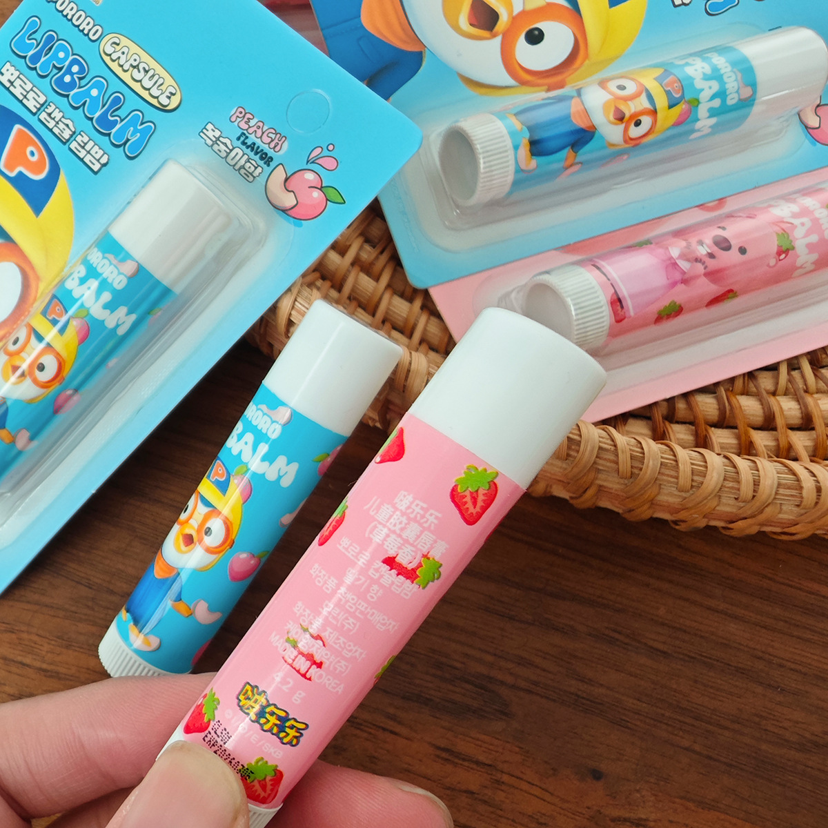 Son dưỡng chống nứt nẻ môi Pororo Lipbalm Hàn Quốc 4.2g