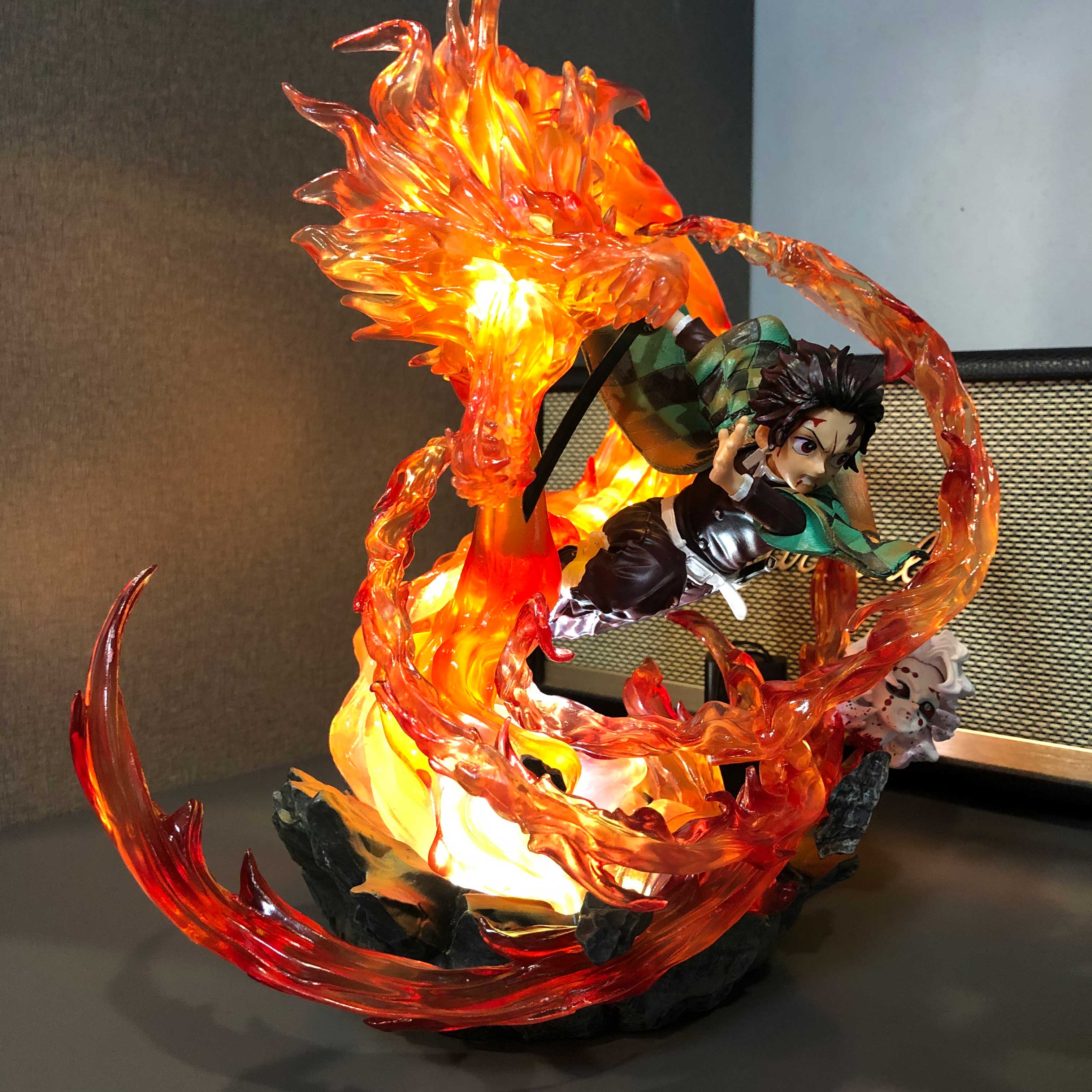 Mô hình Kamado Tanjiro Hỏa Xa 30 cm có LED - Kimetsu No Yaiba