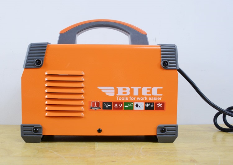 MÁY HÀN QUE ĐIỆN TỬ BTEC MMA-200A (CHUYÊN KÉO QUE 3.2, CÓ ĐỒNG HỒ)- CHÍNH HÃNG