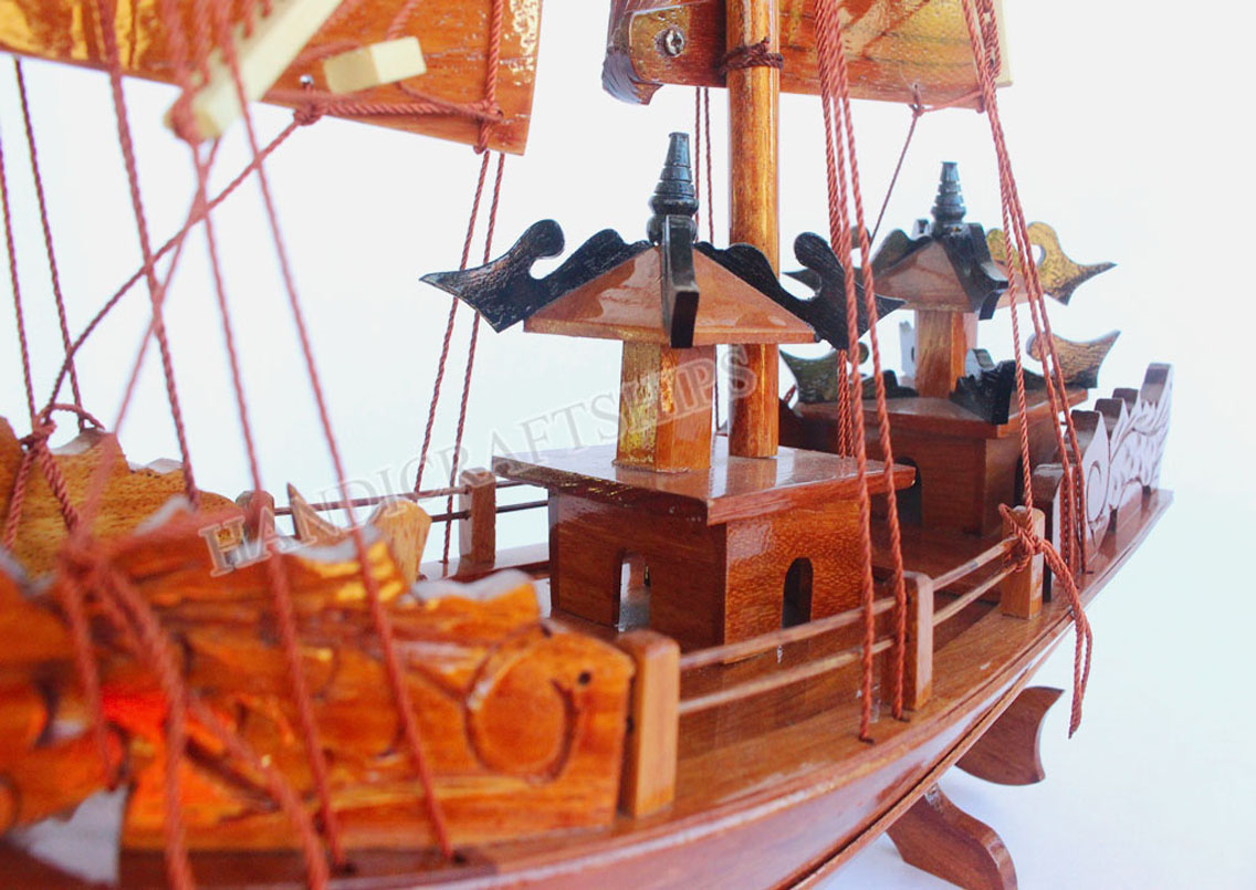 Mô hình thuyền gỗ Hạ Long gỗ hương (Thân: 40cm)