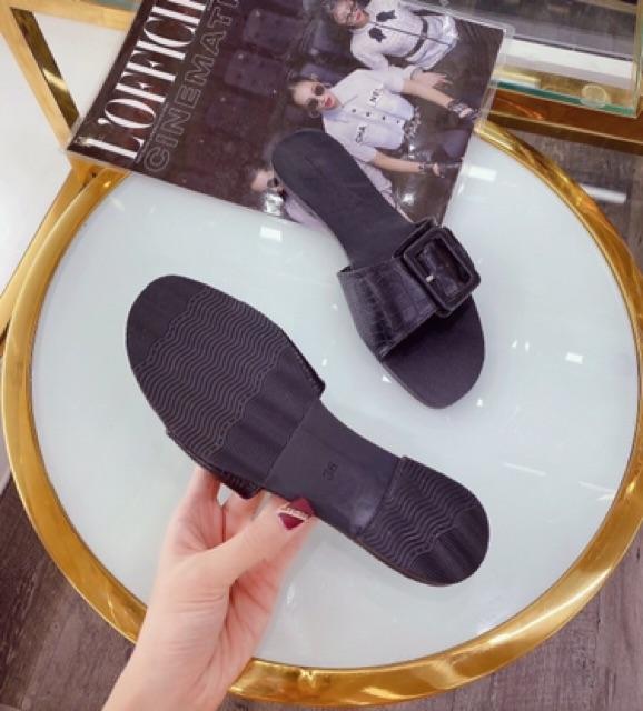 Dép quai ngang khóa vuông da rắn
