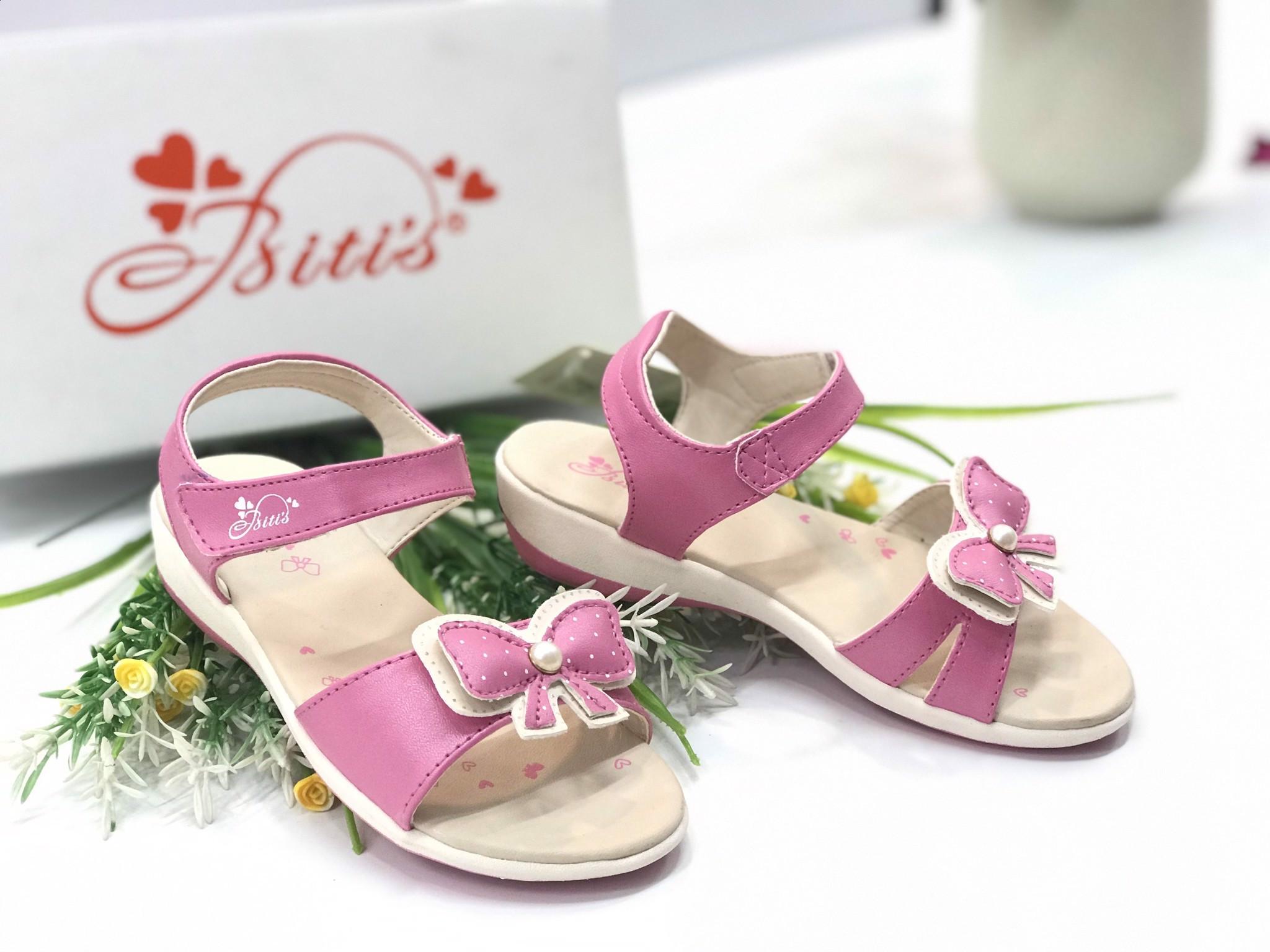 Sandal bé gái gắn nơ xinh xắn DTG001200 - Hồng