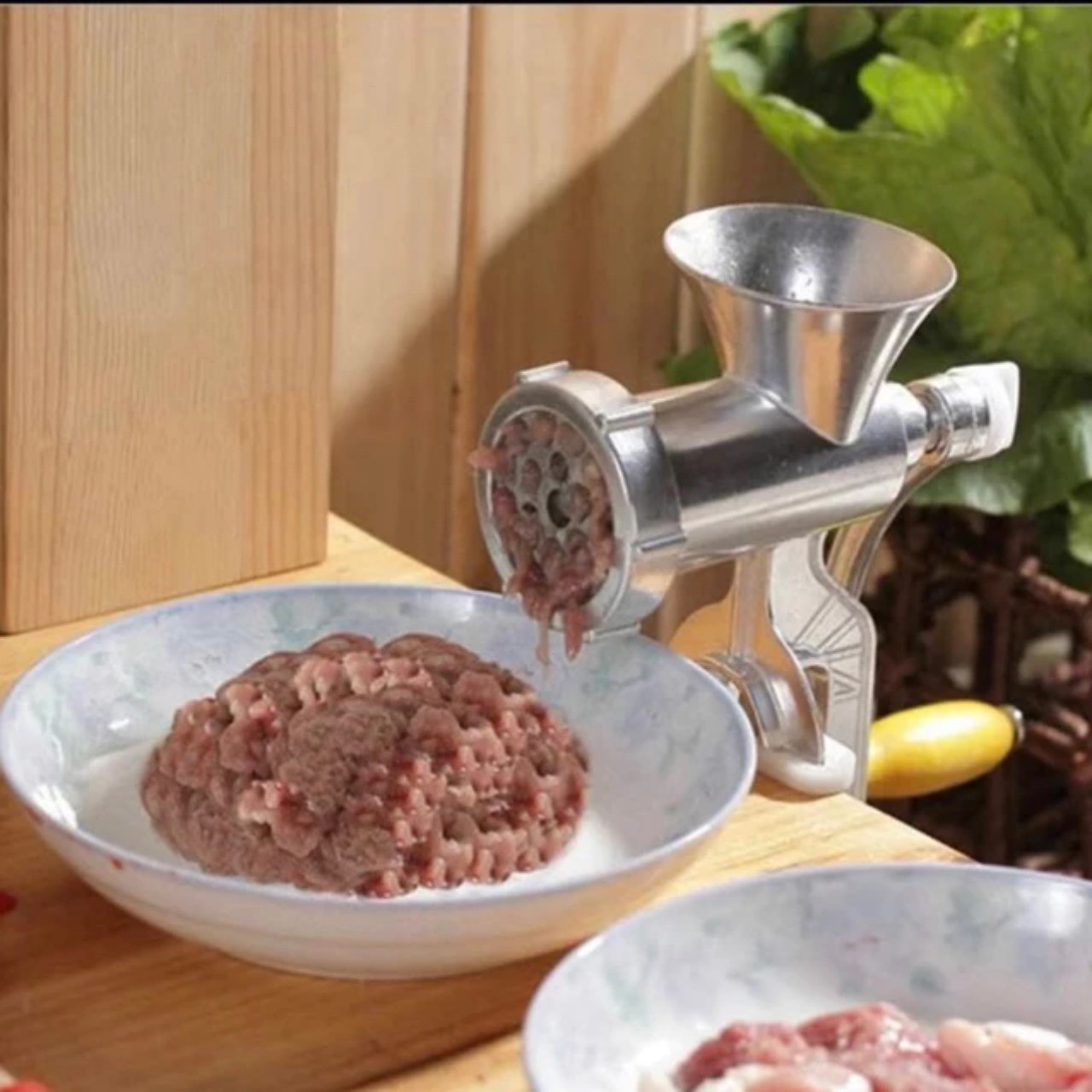 Máy Xay Thịt Bằng Gang Cỡ Đại Size 10 - Chất Lượng Cao, Kèm 3 Ống Nhồi Xúc Xích