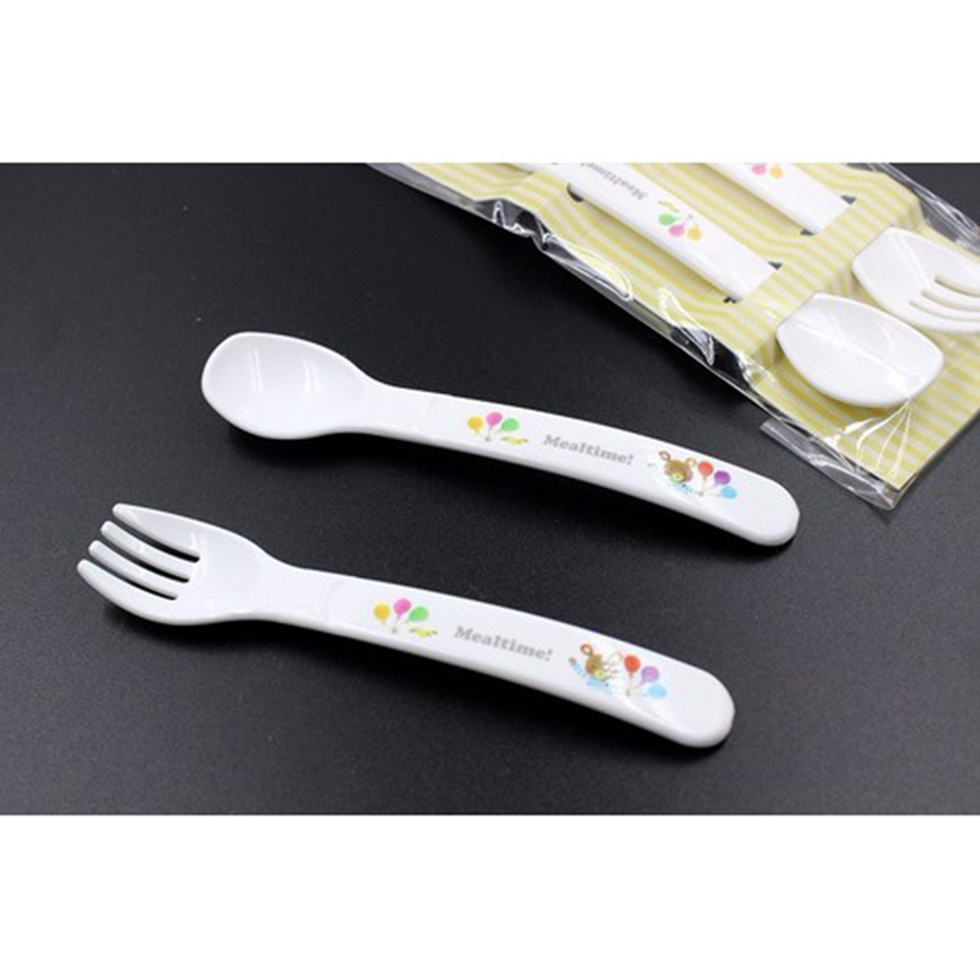 Bộ 2 set 2 thìa dĩa nhựa cho bé OSK hình Doraemon - Hàng nội địa Nhật