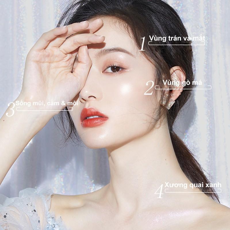 Kem bắt sáng dạng lỏng Chioture Liquid Highlighter giúp cho da sáng và lấp lánh hơn khi trang điểm