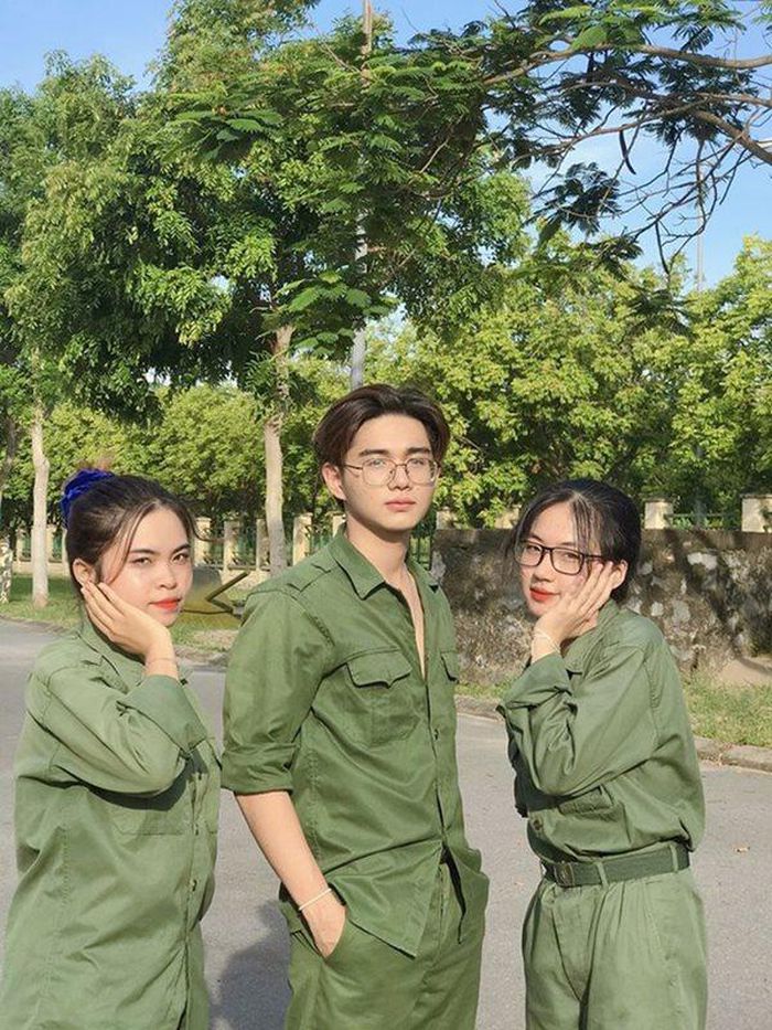 Áo sơ mi học sinh nam nữ màu xanh lá