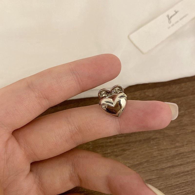 Hoa tai trái tim đính hạt chỉ gồm 1 chiếc - Arora boutique