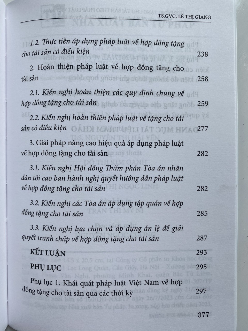 Hợp Đồng Tặng Cho Tài Sản Theo Pháp Luật Việt Nam - Một Số Vấn Đề Lý Luận Và Thực Tiễn