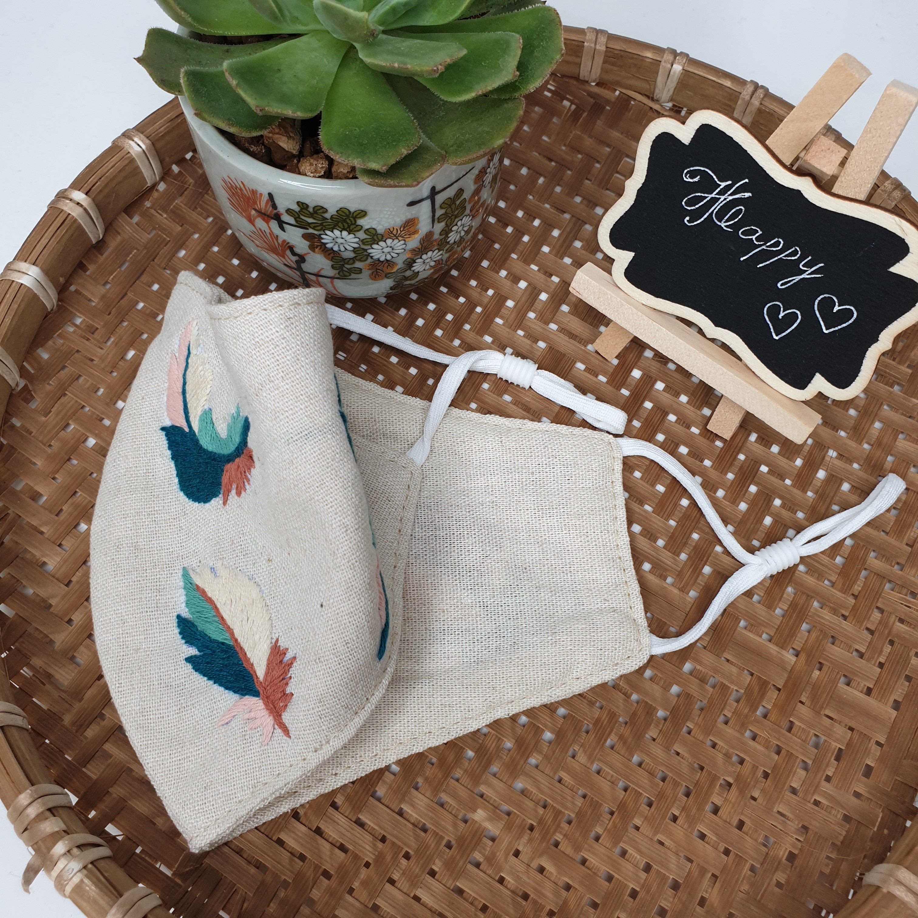 Khẩu trang thêu tay vải linen hình lông vũ JL180X
